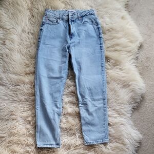 Zara Women's Straight Leg Jeans in Light Blue